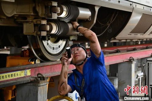 江西南昌 暑运检修保平安，三类机动车维修筑牢出行防线