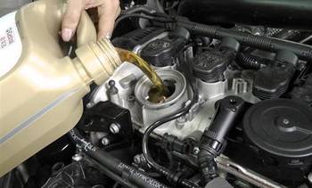 汽车发动机保养常识 及时更换机油与三类机动车维修要点